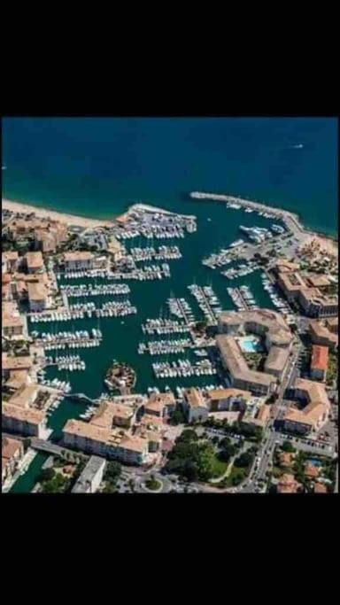 Location Port Frejus, Bord De Mer Екстериор снимка