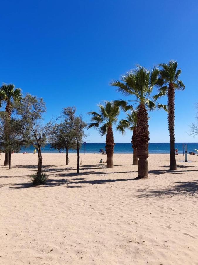 Location Port Frejus, Bord De Mer Екстериор снимка